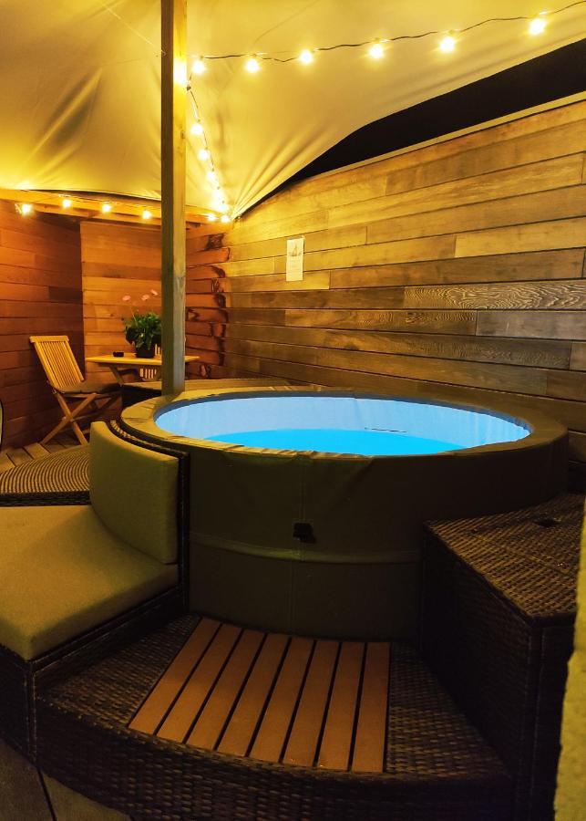 Gite A L'Ombre Du Clocher Avec Jacuzzi Et Sauna Privatifs Celles  Exteriér fotografie