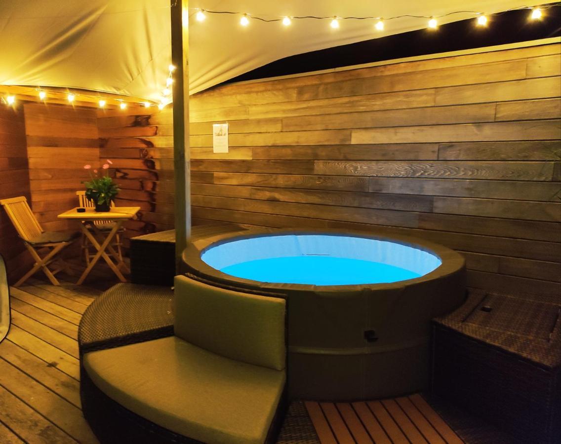 Gite A L'Ombre Du Clocher Avec Jacuzzi Et Sauna Privatifs Celles  Exteriér fotografie